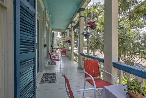 Lavish Galveston Apartment - 6 Blocks To Beach! - Click Find 0