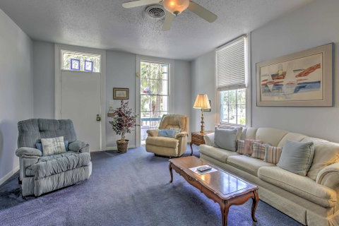 Lavish Galveston Apartment - 6 Blocks To Beach! - Click Find 2