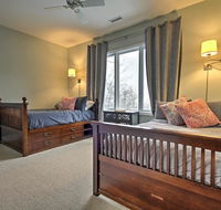 Lavish Wintergreen Home with Hot Tub by Skiing