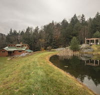 Ledges in Bridgewater 6 Bedroom Home with Outdoor Hot Tub 15 min to Killington
