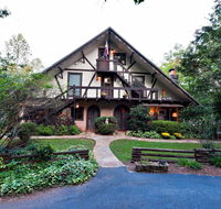 Lily Creek Lodge