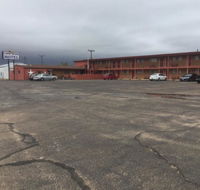 Lonestar Inn  Suites