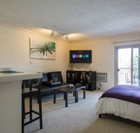 Lovely Apartment with Balcony by the Venice Beach