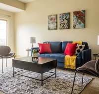 Luxe and Modern 2BR Apt in West Oakland with Parking