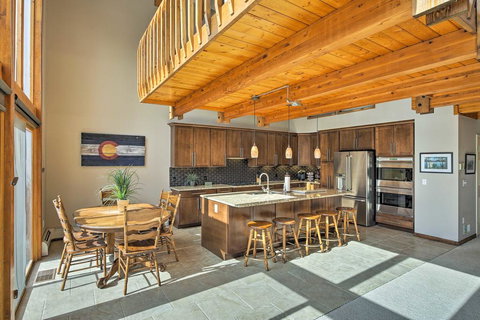 Luxury Central Grand Lake Home W/Huge Deck+Hot Tub - Bet 4u 2