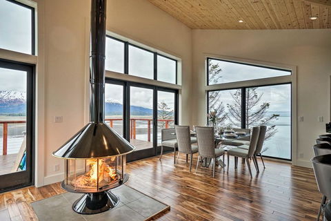 Luxury Homer Villa With Hot Tub On 22 Acres! - Click Find 2