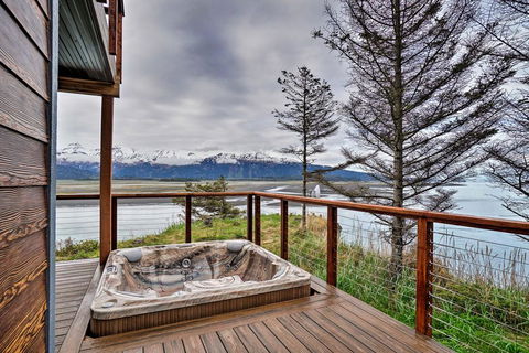 Luxury Homer Villa With Hot Tub On 22 Acres! - Click Find 1