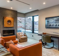 Luxury Service 3 King Suites  Pool  Sleeps 8  Daily HK home