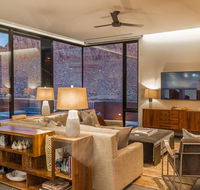 Luxury Service 3 Kings and Bunks - Sleeps 12 - Daily Housekeeping home