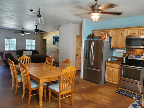 Maxim Hills - 4 Bedroom Home - Click Find 1