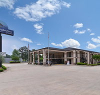 Mockingbird Inn  Suites