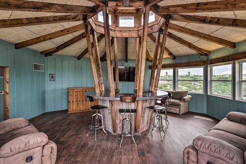 Modern Del Rio Home With Pool And Game Room By Amistad! - Bridge Guide 3