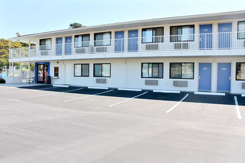 Motel 6-Morro Bay, CA - Click Find 1