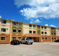 Motel 8 Groves