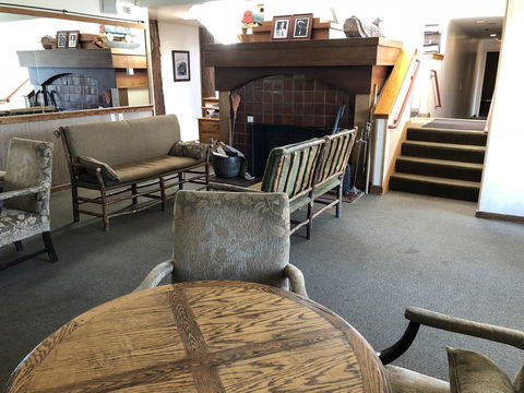 Mountain Home Inn - Click Find 3