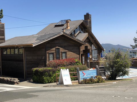 Mountain Home Inn - Click Find 1