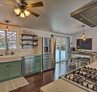 Mountainside Lovers Oasis with Deck Walk to Trails