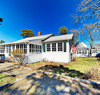 New Listing Cape Cod Gem w/ Fireplace Near Beach home