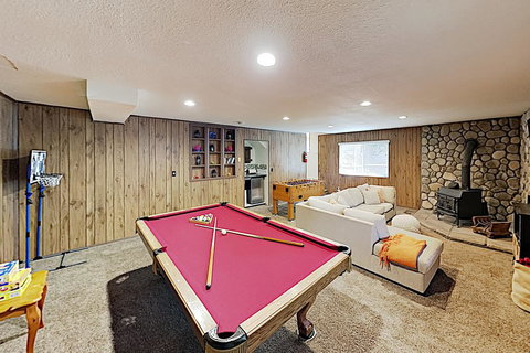 New Listing! Serene Retreat W/ Forest-View Decks Home - Bet 4u 3