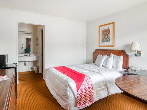 OYO Hotel San Antonio East - Click Find 3