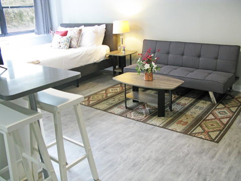Parkview DOWNTOWN Modern Loft+Full Kitchen, Gym, Rooftop - Click Find 0