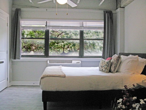 Parkview DOWNTOWN Modern Loft+Full Kitchen, Gym, Rooftop - Click Find 3