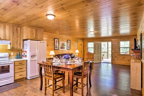 Peaceful Cabin With Deck, 3 Mi To Little River Canyon - Click Find 3
