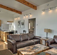 Pet-Friendly Escape with Northern Lights View