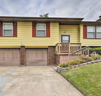 Pet-Friendly Getaway with Yard - 12Mi to Downtown KC