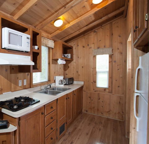 Pio Pico Camping Resort Studio Cabin 11 - Click Find 3
