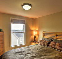 Pittsburgh Townhome with Rooftop Deck Skyline View
