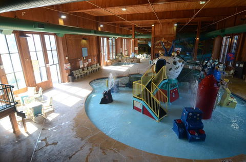 Polynesian Water Park Resort - Click Find 2