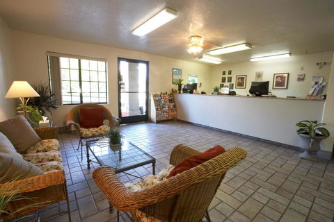 Premier Inns Thousand Oaks - Click Find 0