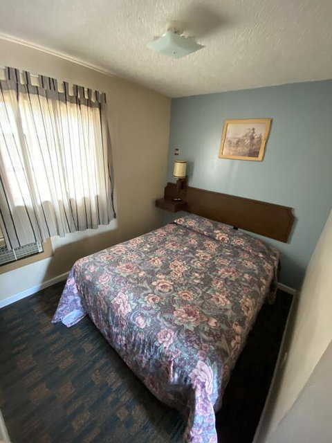 Rainbow Motel - Bet 4u 2