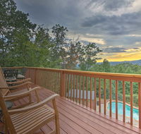 Redesigned Cabin with Private Pool - 6 Mi to Helen