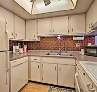 Relaxing Condo with Community Amenities