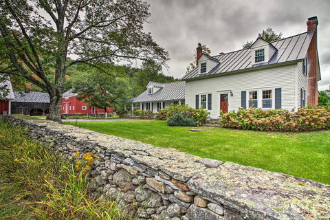 Renovated 1950's Farmhouse On 300 Acres In Grafton - Bet 4u 1