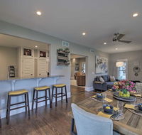 Renovated Craftsman House - 5 Mi to Vineyard