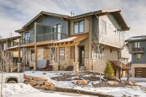Residences At Blackstone - Click Find 0