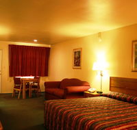 Riata Inn - Crystal City