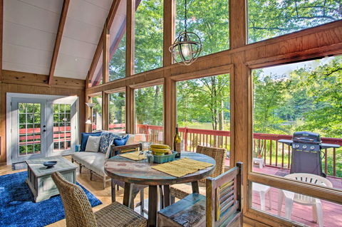 Saluda Cabin With Deck Situated On Lake Hosea! - Bridge Guide 0