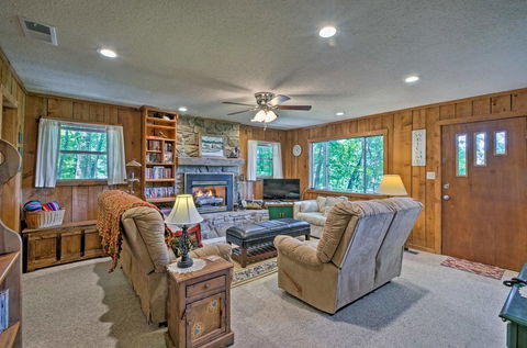 Secluded 'Mountain Home' 12 Mi. To Tsali Area - Click Find 3