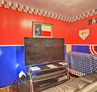 Secluded Avinger Cabin .5 Mi to Lake O' The Pines