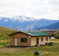 Serene Emigrant Cottage - 25 Miles to Yellowstone