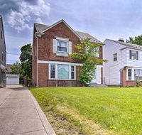 Shaker Heights Home - Walk to Food Bars etc