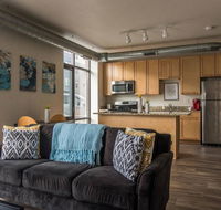 Simple 1BR Apt near Downtown