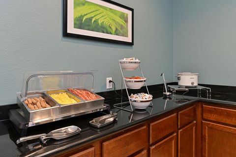 Sleep Inn & Suites - Click Find 2