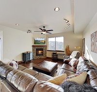 Sophisticated Condo F Condo