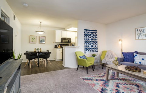 South Coast Dr Apartment - Bet 4u 1