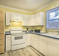 Spacious Dtwn Home - 1 Mi to UNC Chapel Hill